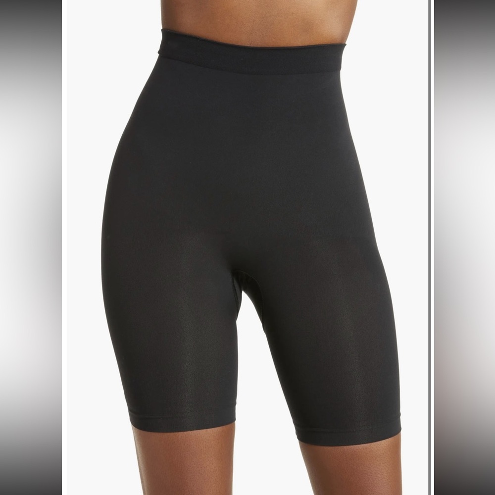 SKIMS seamless sculpt mid thigh short
